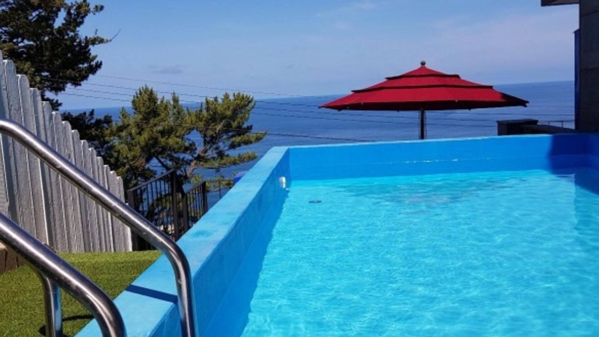 Yeongdeok House | Yeongdeok Hyanguiteo Pension