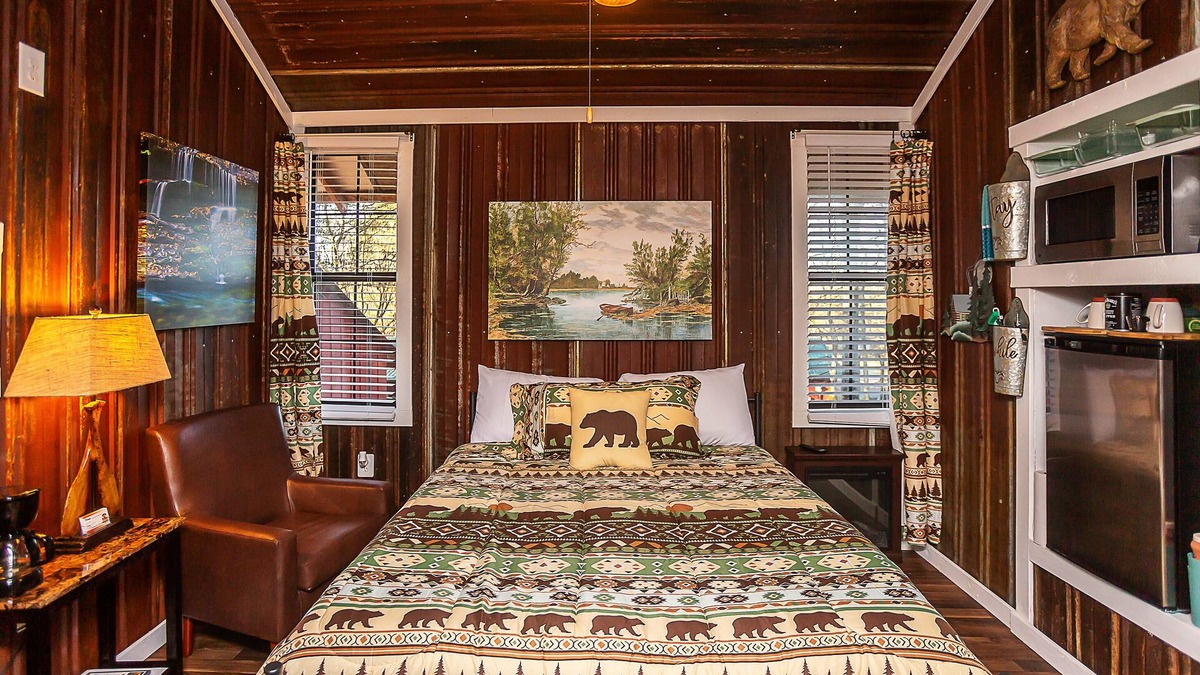 Benton Cabin | Yeti Cabin
