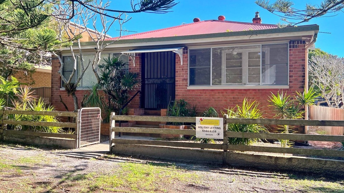South West Rocks Cottage | Yia Yia's Place - walk to the beach