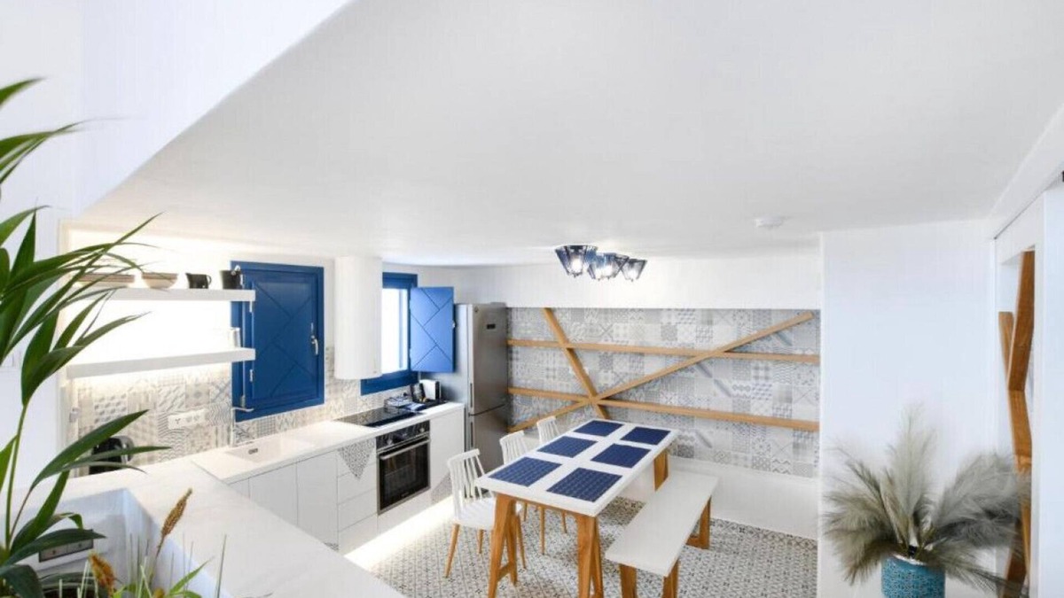 Monolithos House | Yin Villa in Monolithos Beach, next to Fira, close to airport