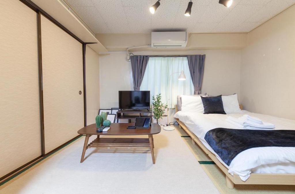 Shinjuku Apartment | YK building