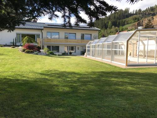 Neumarkt in Steiermark Apartment | YOGA WOHLFÜHLOASE im Grünen