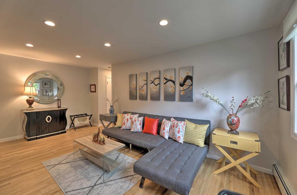 Getty Square Apartment | Yonkers Apt with Balcony Walk to Train Station!