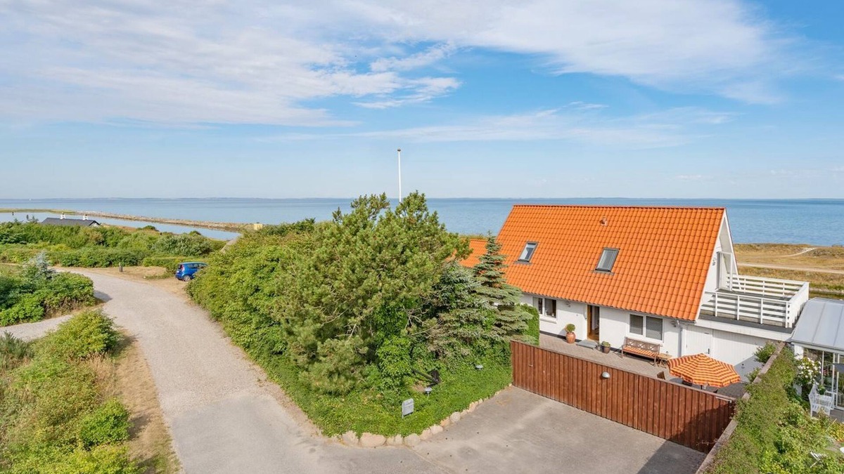 Logstor House | "Yorrick" - 50m to the fjord by Interhome