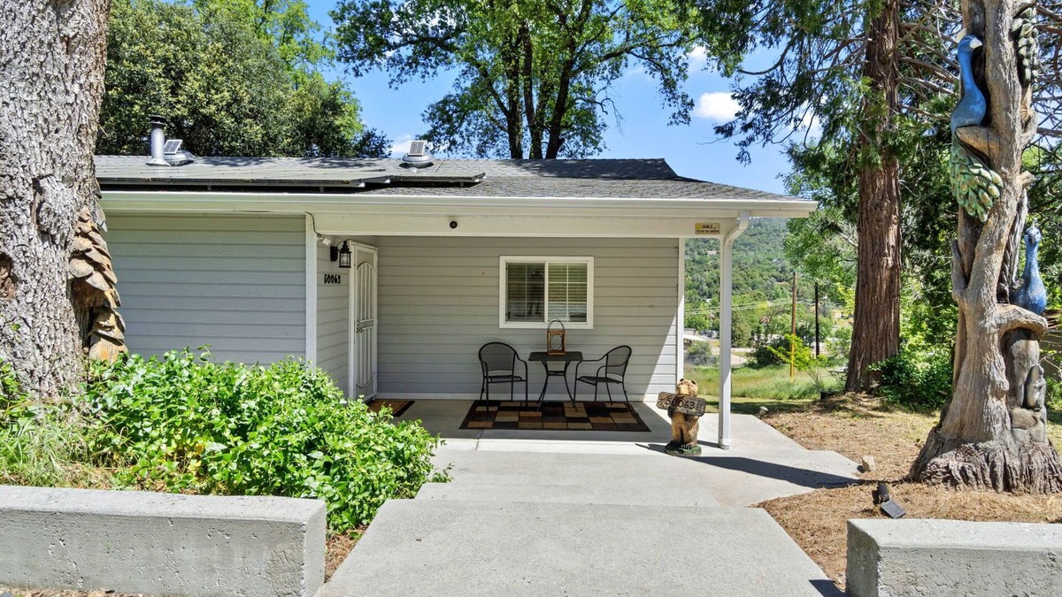 Oakhurst House | Yosemite, Hot Tub, Pets - Memories! The Daly Pad is the perfect stay for you!