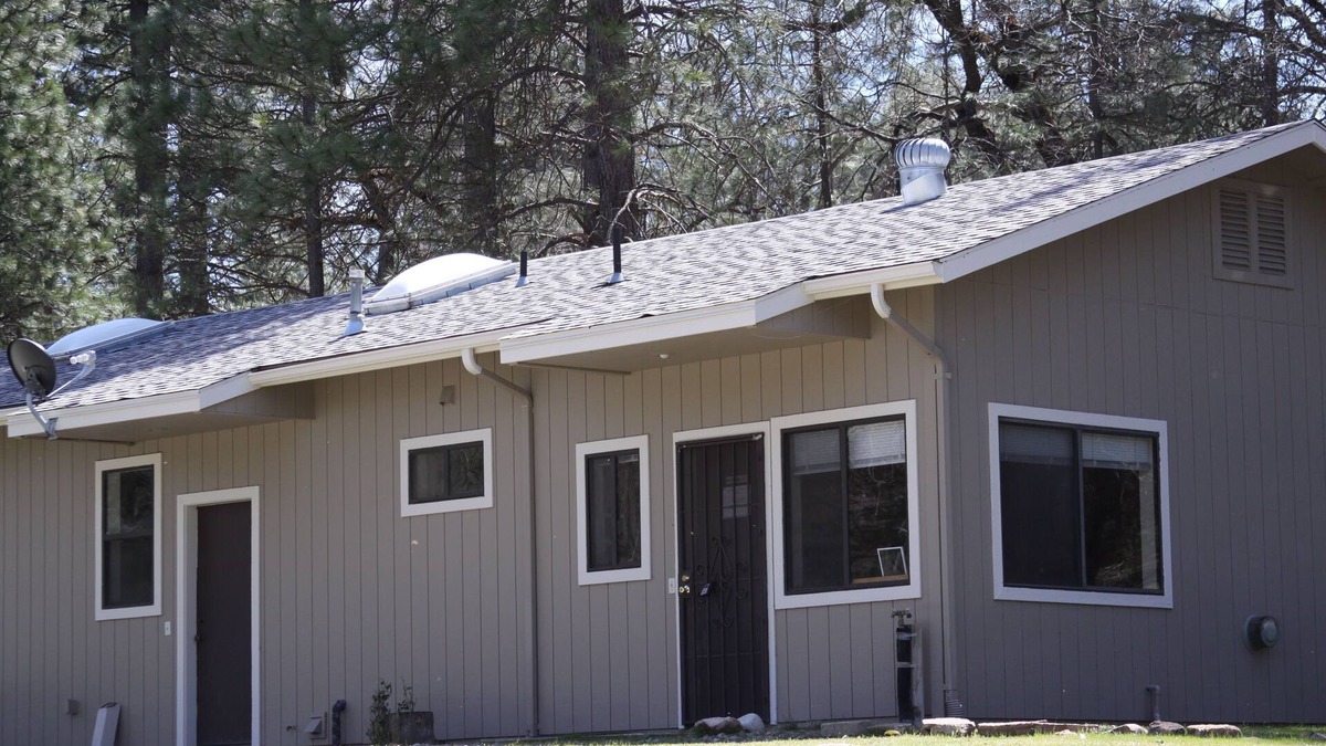 Mariposa Cottage | Yosemite/Mariposa Mountain Get-a-way