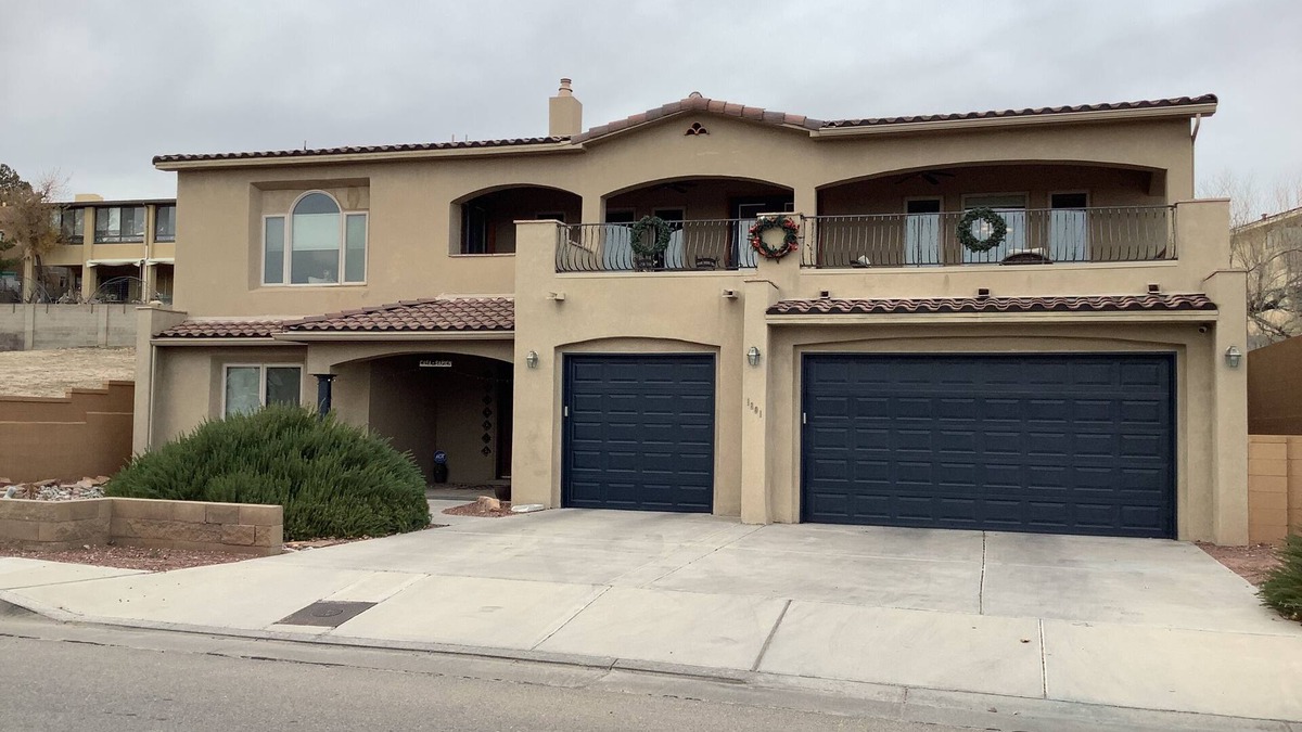 Westside House | You are invited to enjoy the Land of Enchantment and a stay at Casa Sapien!