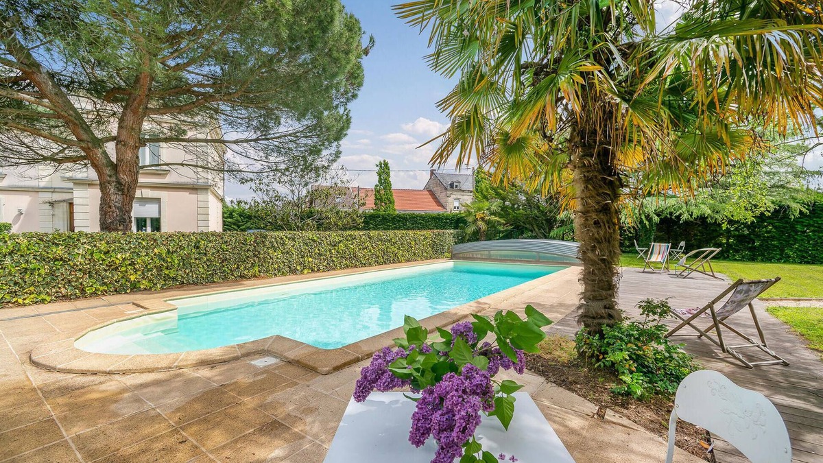 Chatellerault House | You can look forward to a wonderful time in this attractive holiday home.