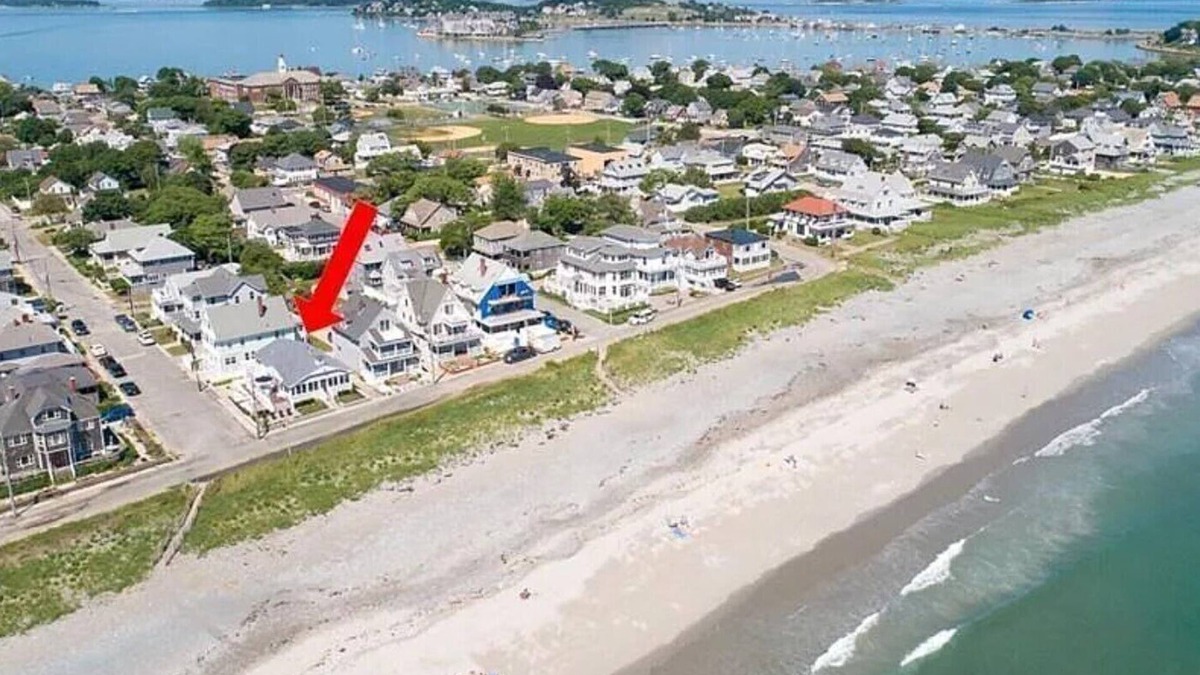 Waveland Apartment | You can't get closer to the beach! Garden-level apt. 30 seconds from the beach!