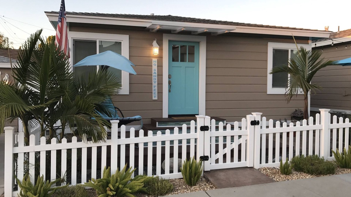 Beach Barber Tract Cottage | You Can Walk To The Beach!