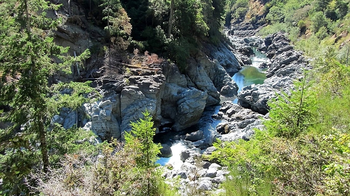 Grants Pass Resort | You Found it! Family-friendly Unit. Located in the Heart of Grants Pass, Oregon!