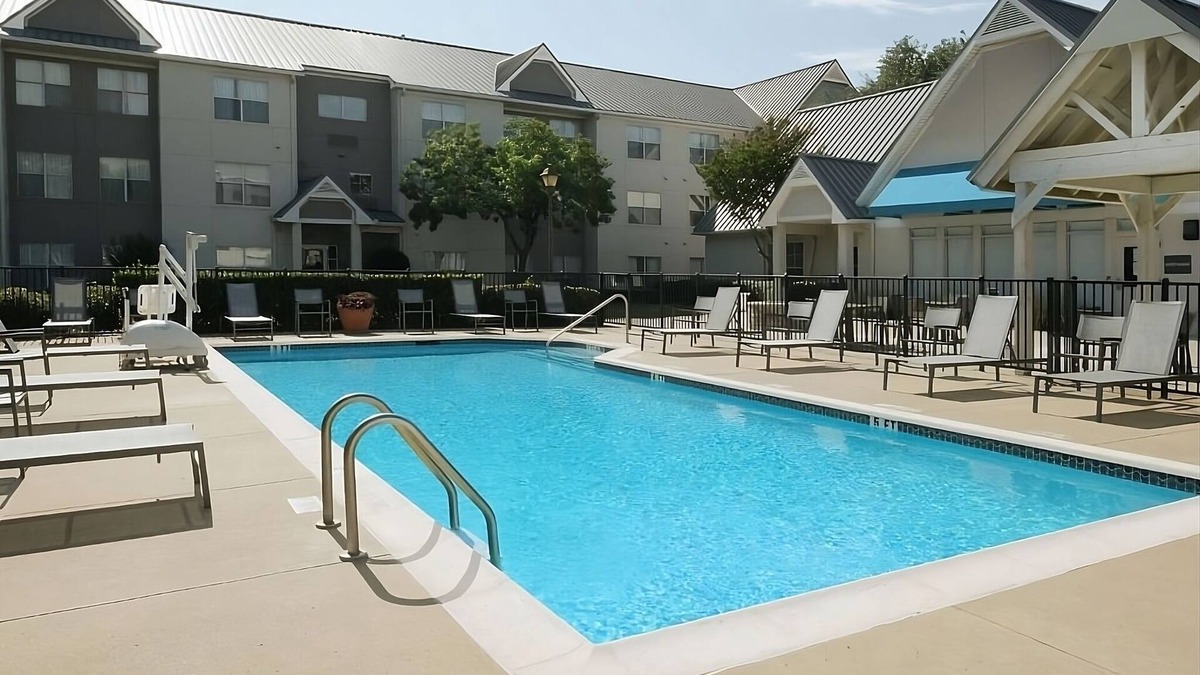 Fossil Creek Apartment | You Found it! Three Relaxing 2BR Suites, Swimming Pool, Free Parking & Breakfast