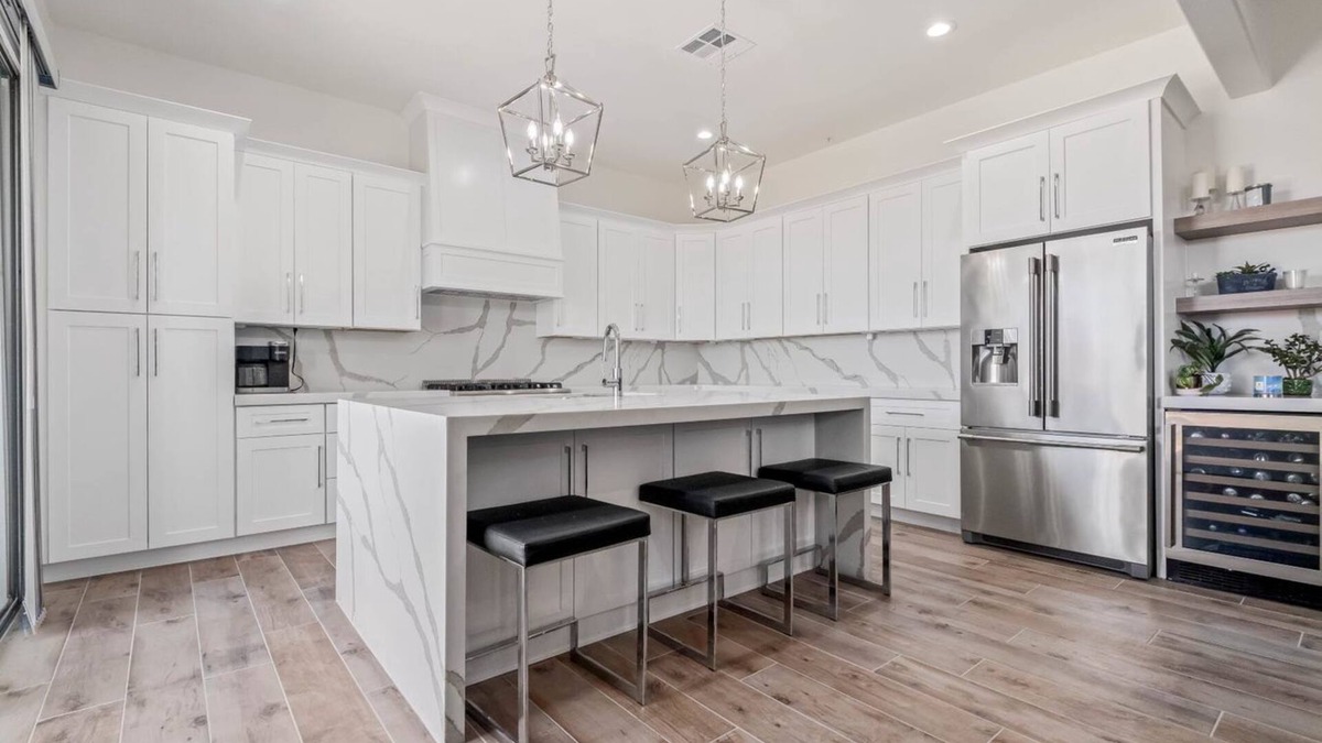 Talon Retreat House | You will not be disappointed! Modern, Beautiful spacious living in Grayhawk!