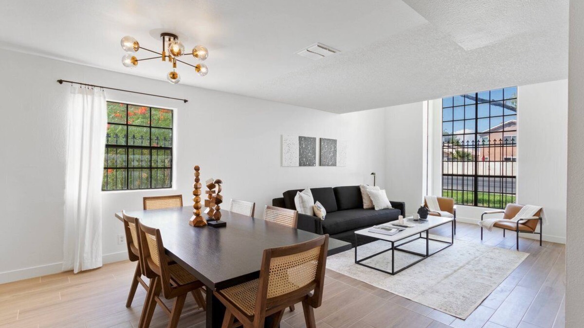 Las Vegas House | Youdid's Modern-Minimalist Style Townhome