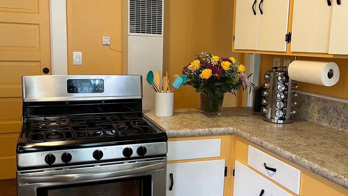 Ukiah House | Young’s Redwood Cottage