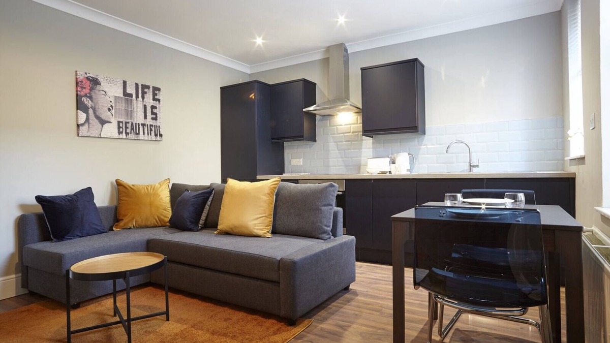 Bristol Villa | Your Apartment | Bristol The Sunningdale - No.1