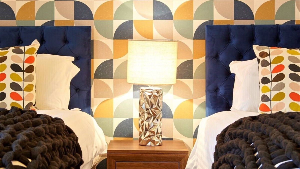 Brislington Villa | Your Apartment | Bristol Savoy Court - No.4