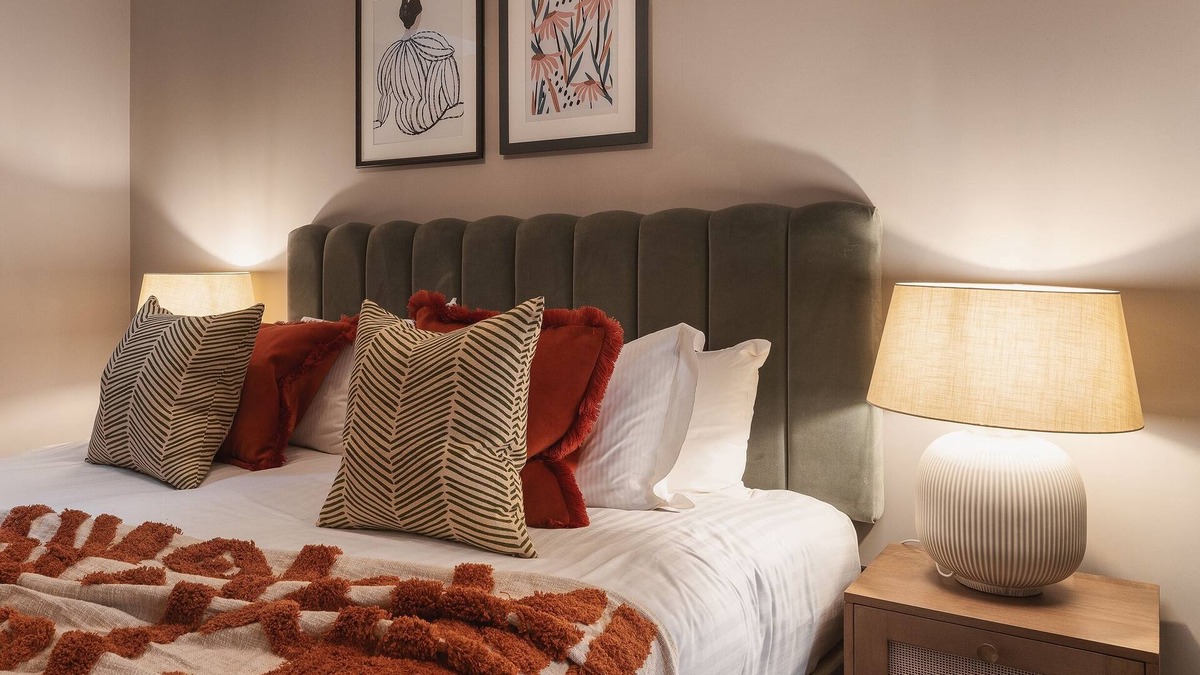 Bristol Apartment | Your Apartment | Cotham Arms - Studio (SK)