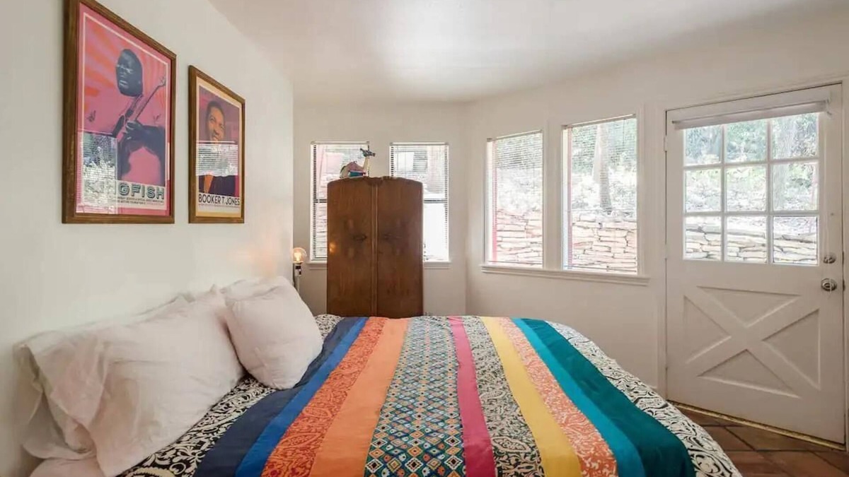 Barton Heights House | Your Barton Springs & Zilker Park Getaway! Walkable! Discover Austin's charm!