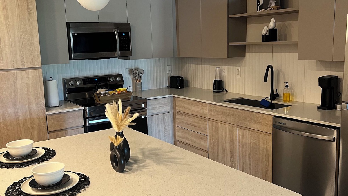 Loughman Apartment | Your Best Vacation Stay With Top Tier Amenities near all Theme Parks!