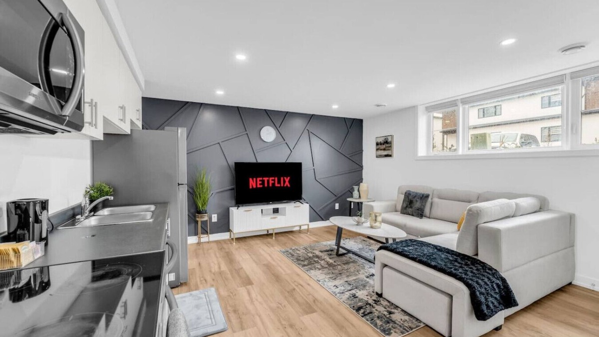 Niagara Falls House | Your Comfort Spot in Niagara |Mins away from Falls