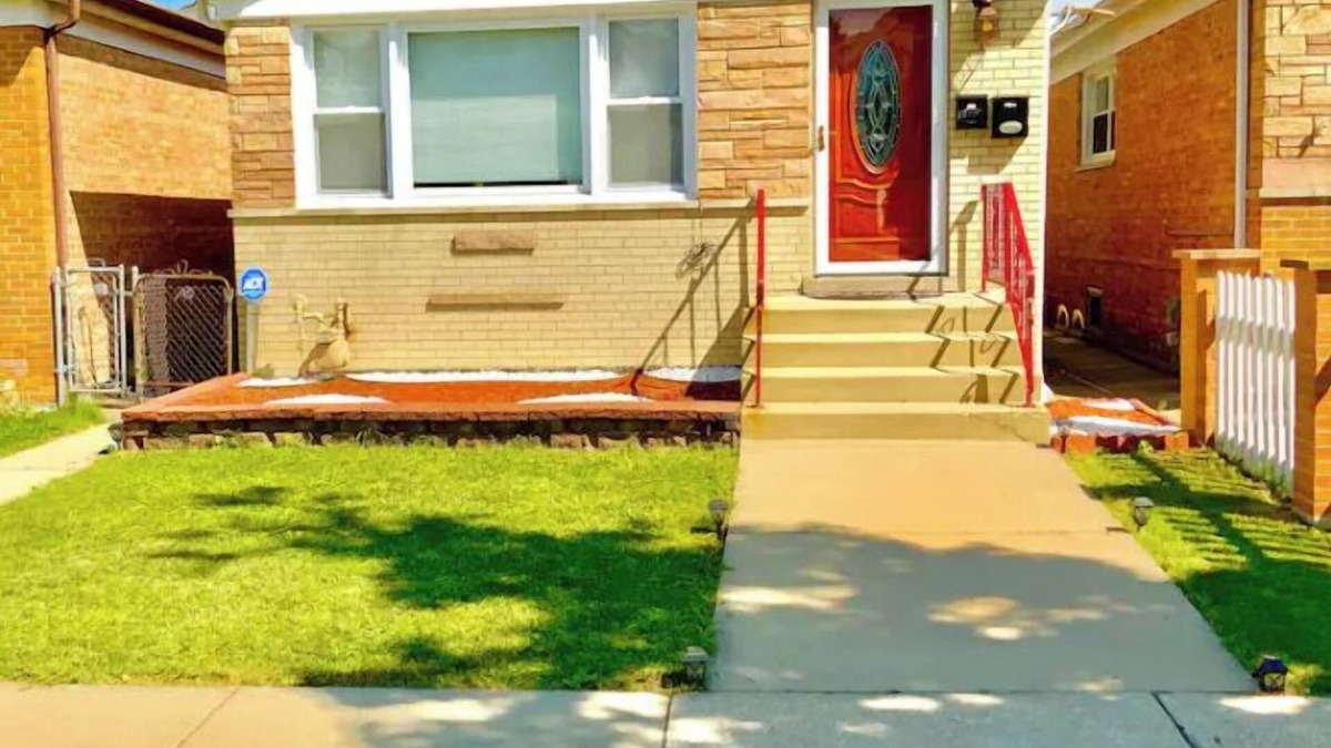 Chicago House | Your Cozy 2nd Home!/Near Rosemount/O'Hare Airport!