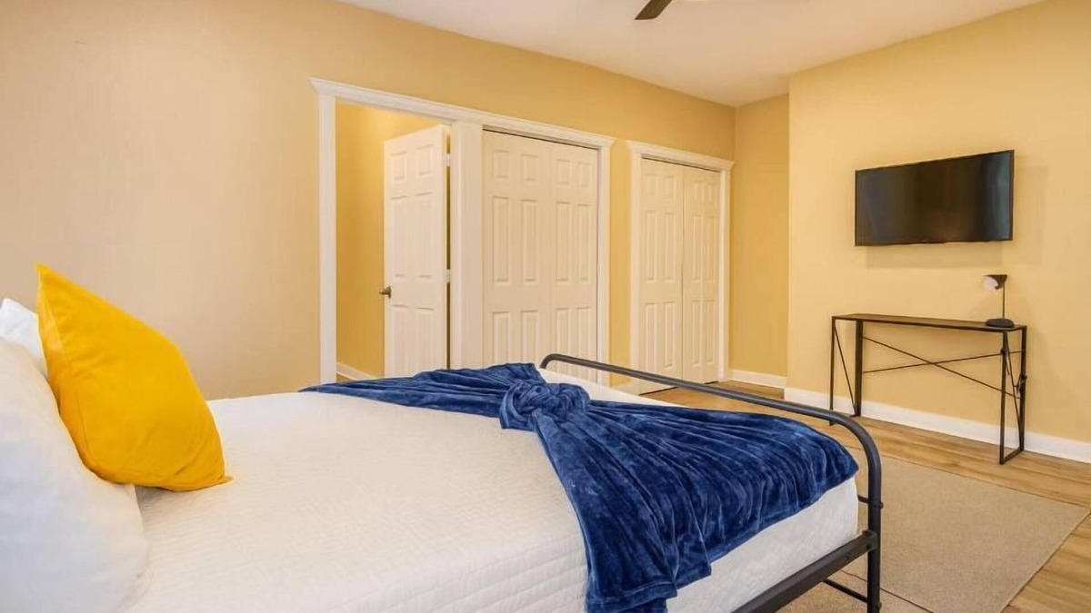 Nevada Street House | Your Downtown Sanctuary: A Stylish 3 Bedroom Home