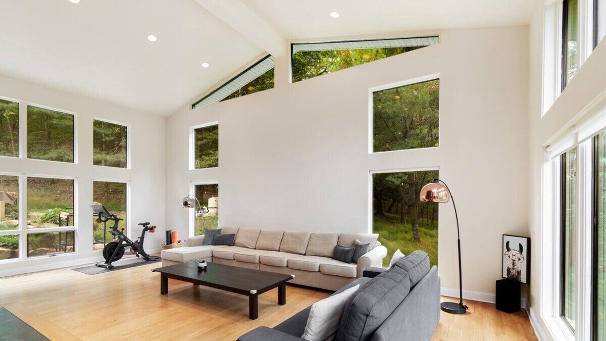 Goshen House | Your Family Getaway - 1 Hour from NYC! Hudson Valley Charm w/ Modern Upgrades!