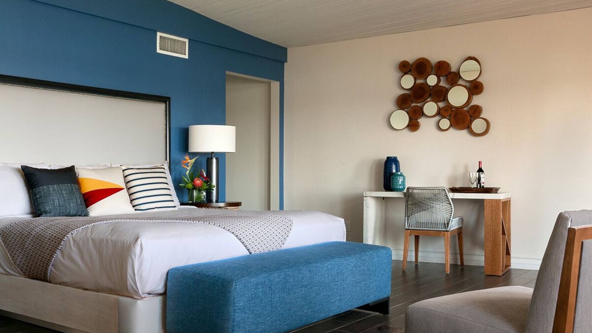 San Diego Hotel | Your Gateway to San Diego's Delights! Unit w/Kitchen, Pool, Tennis Court!