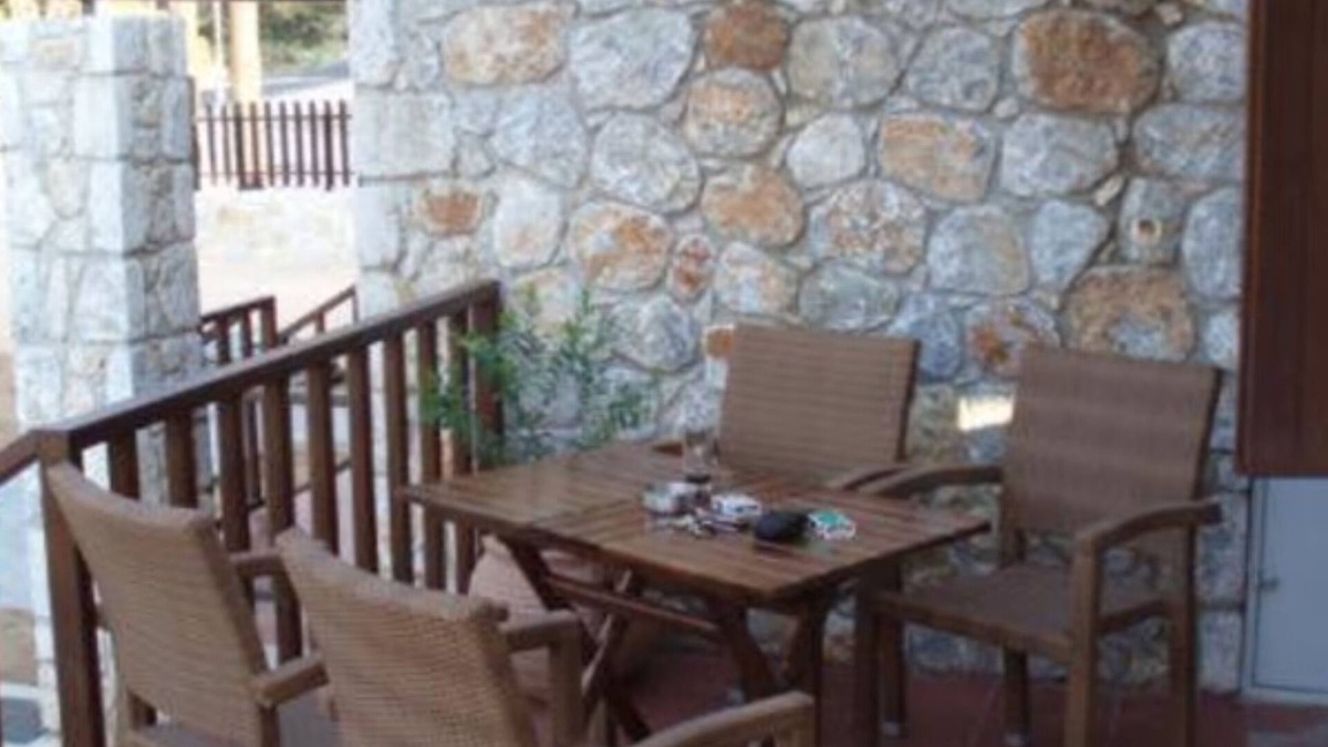 Omalos Villa | Your Gorge-side Getaway Modern Villas, Natural Beauty