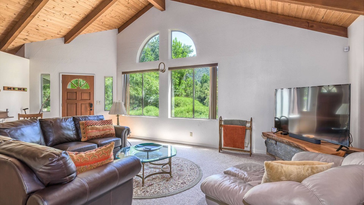 Oakhurst House | Your Green Gable