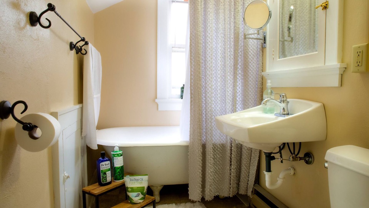 Washington Heights House | Your home away from home for the DNC/Ryder Cup!