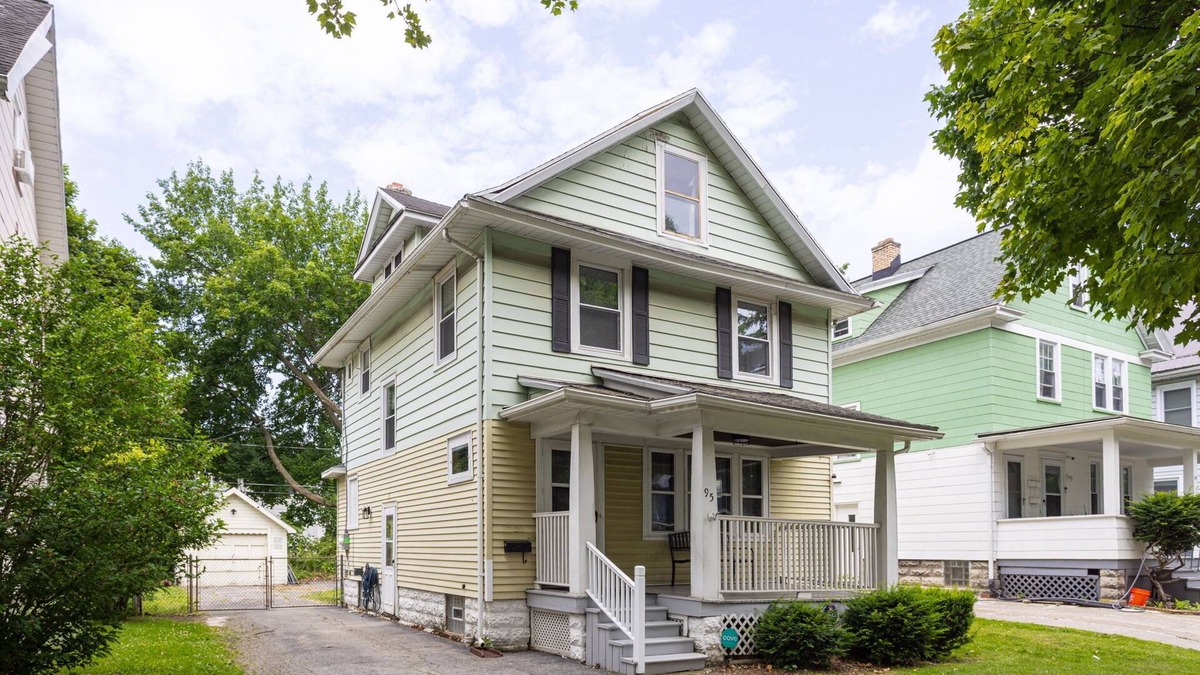 Rochester House | Your Home Away From Home For 30 Days or More