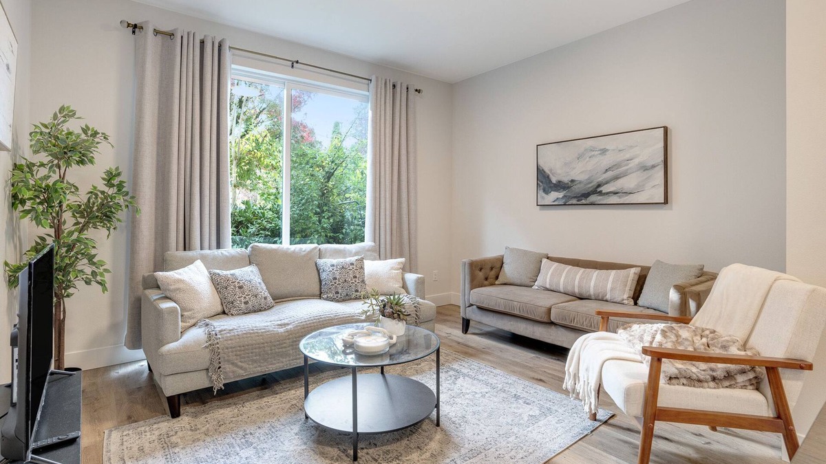 Sellwood-Moreland Condo | Your Home Away From Home - Sellwood Condo, SE PDX
