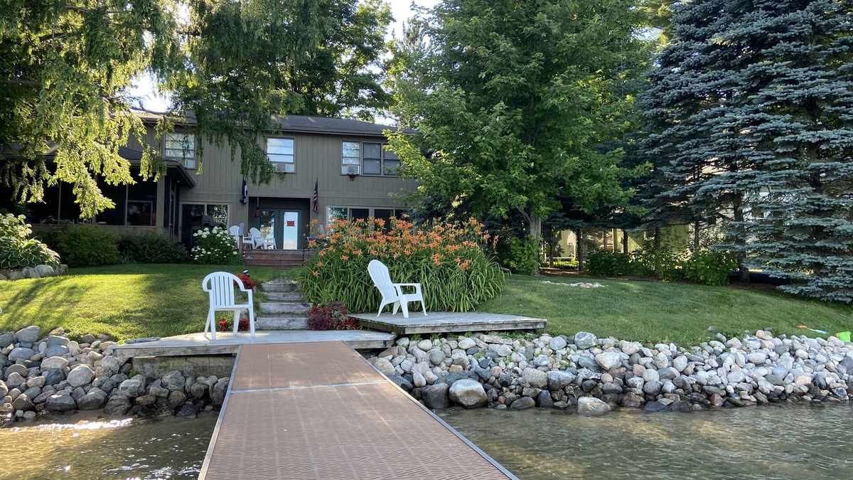 Bellaire House | Your Home Away from Home on Beautiful Lake Bellaire