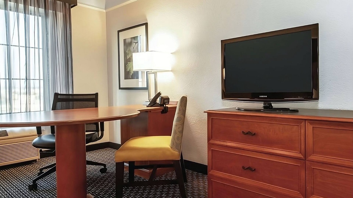 Guasti House | Your Home Away From Home! Family-Friendly Unit To Relax. Near Golden Oak Park