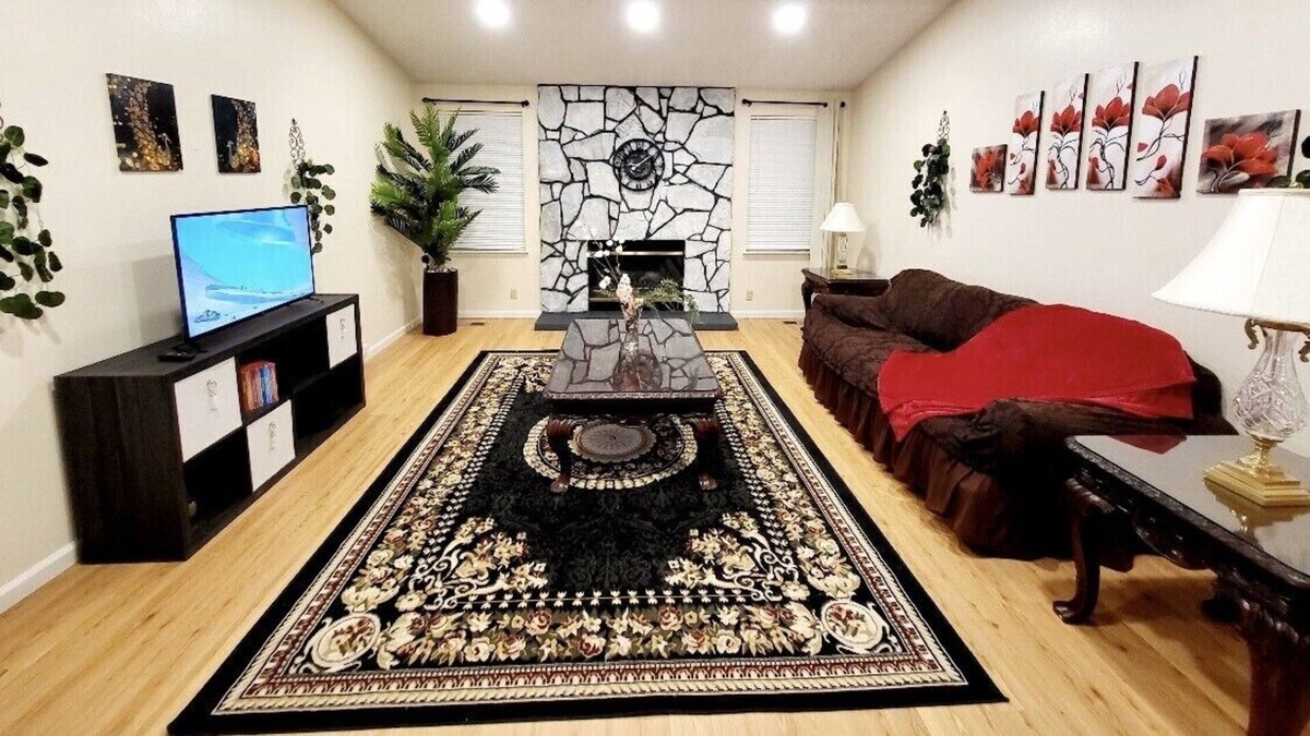 Northwest Reno House | Your Home Away From Home !