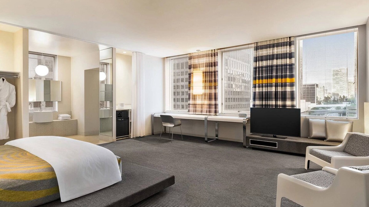 Financial District Hotel | Your Home Away from Home! Dog-friendly Property!