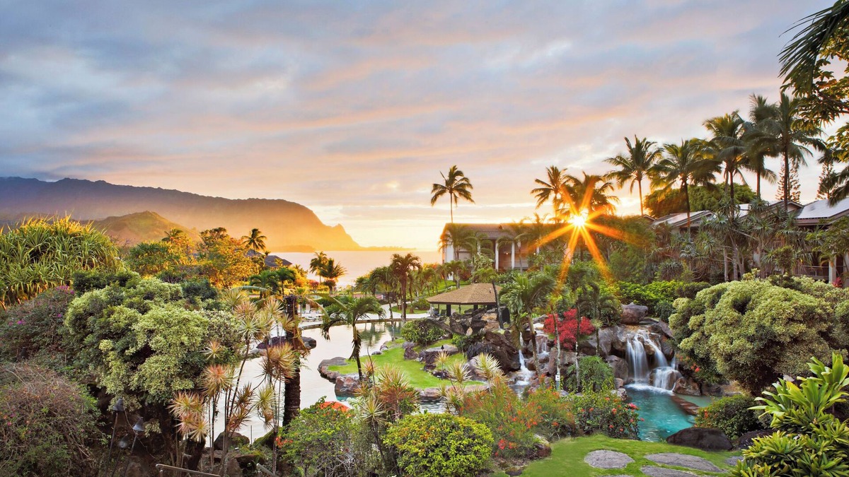 Princeville Hotel | Your Home Away from Home! 3 Relaxing Units, Full Kitchen, Swimming Pool!