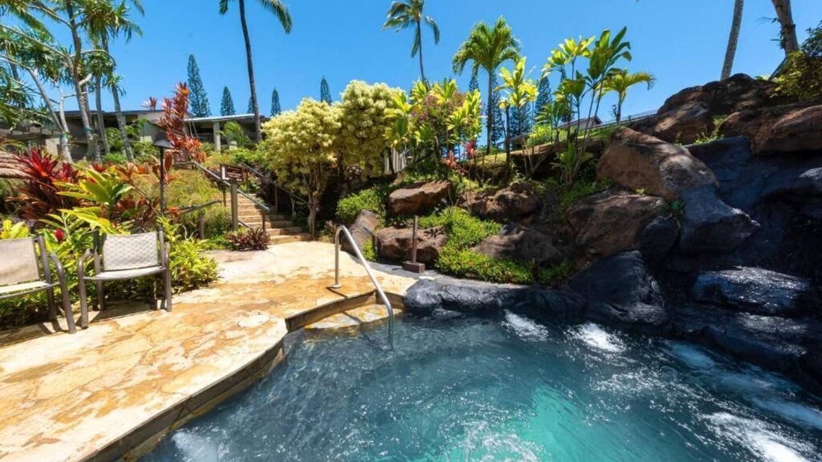 Princeville Hotel | Your Home Away from Home! 3 Relaxing Units, Full Kitchen, Swimming Pool!