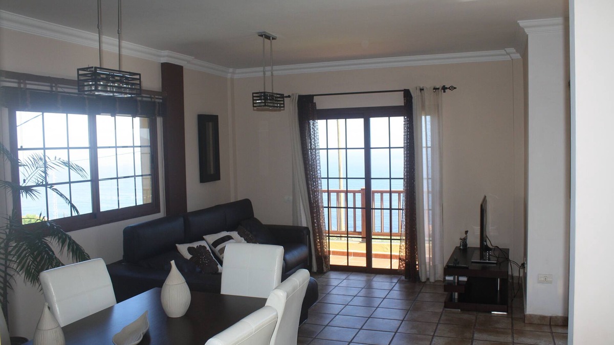 Los Llanillos House | Your home in La Frontera