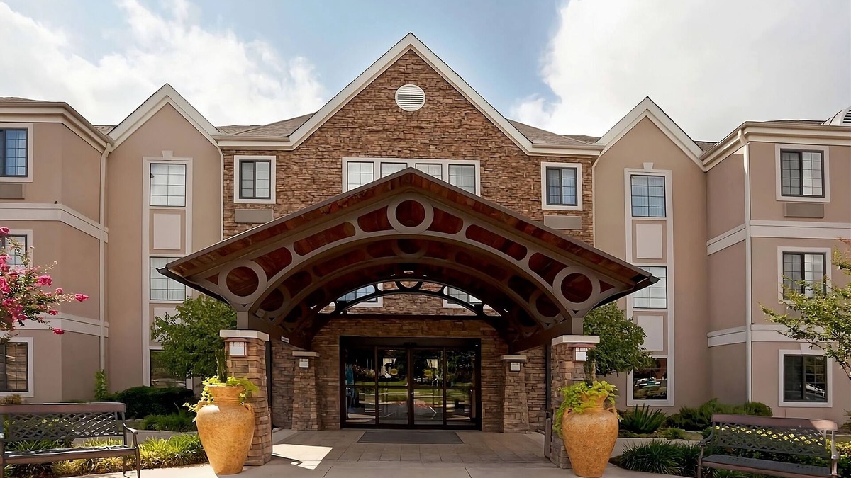Vance Jackson Apartment | Your Ideal San Antonio Getaway! 2 Spacious Units with Private Kitchens! Pool!