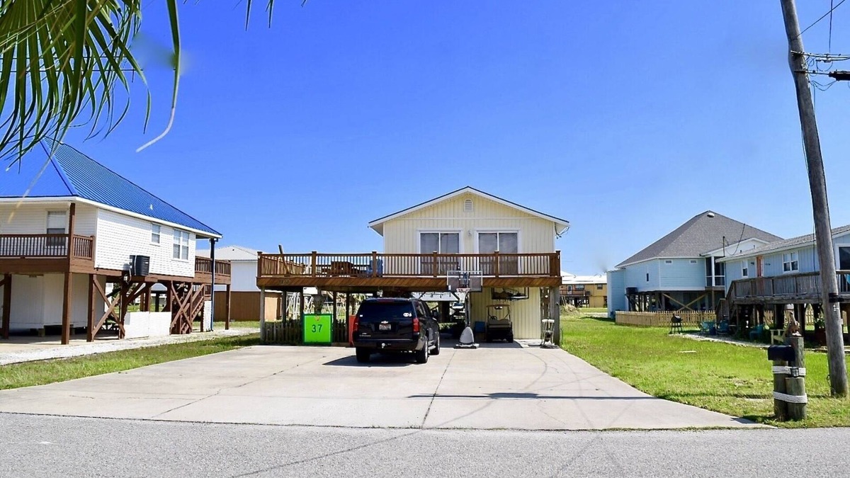 Dauphin Island House | Your Island Getaway Within Walking Distance To The Gulf