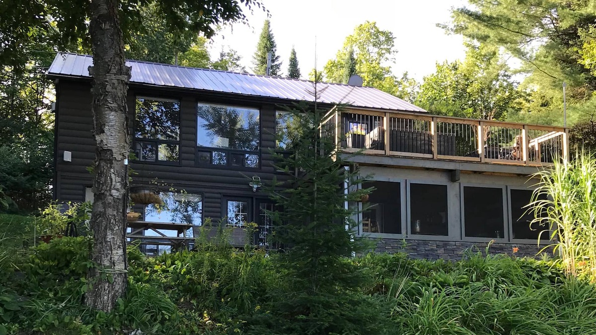 Algonquin Highlands Cottage | Your Lakeside Haven in Algonquin Highlands!