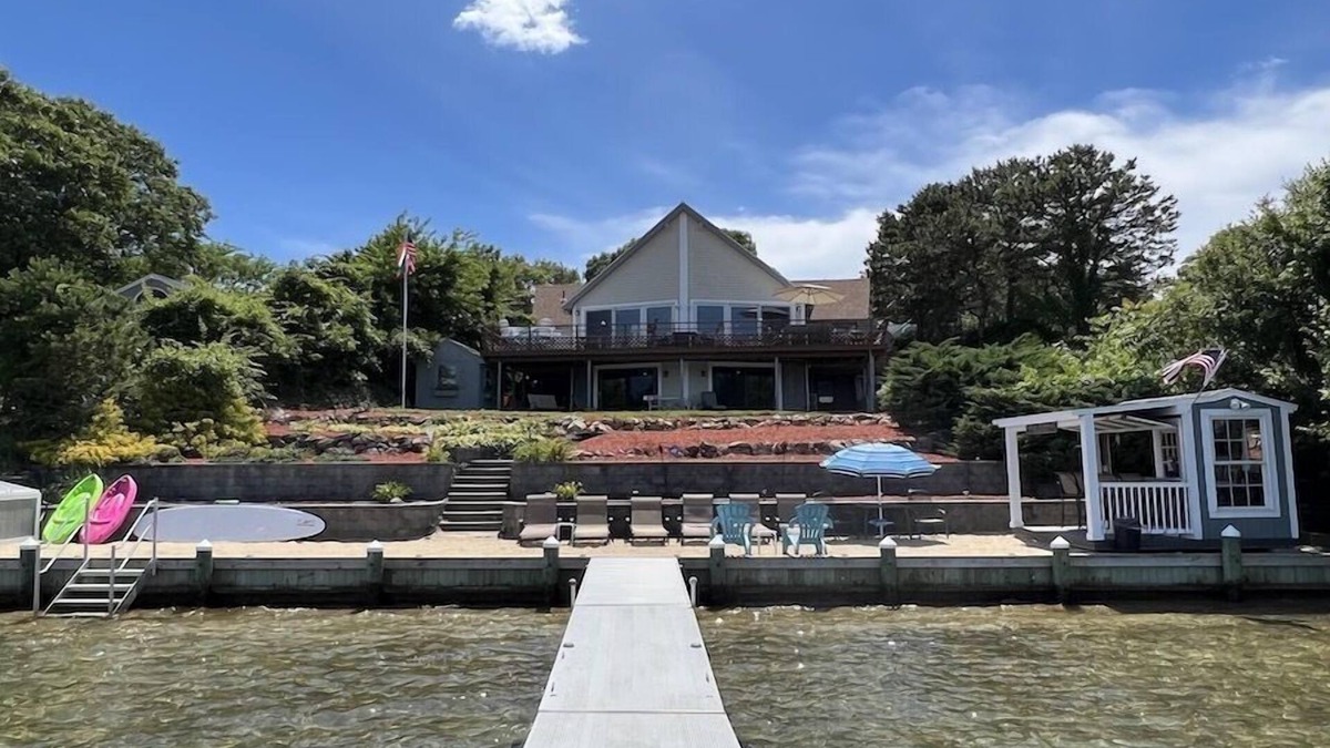 Mashpee House | Your Own Personal Tiki-Hut Paradise On John's Pond RPAM033