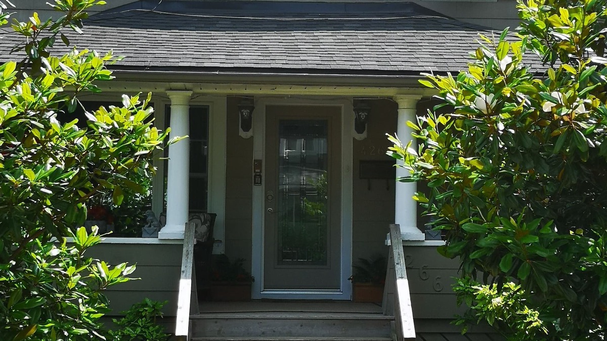 Silvertown Apartment | Your own private oasis in Niagara Falls, Ontario Canada