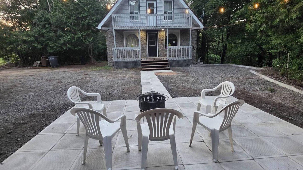 Rawdon Ski Chalet | Your Party House! Soundproof music room.Near parks & beach. Your perfect getaway
