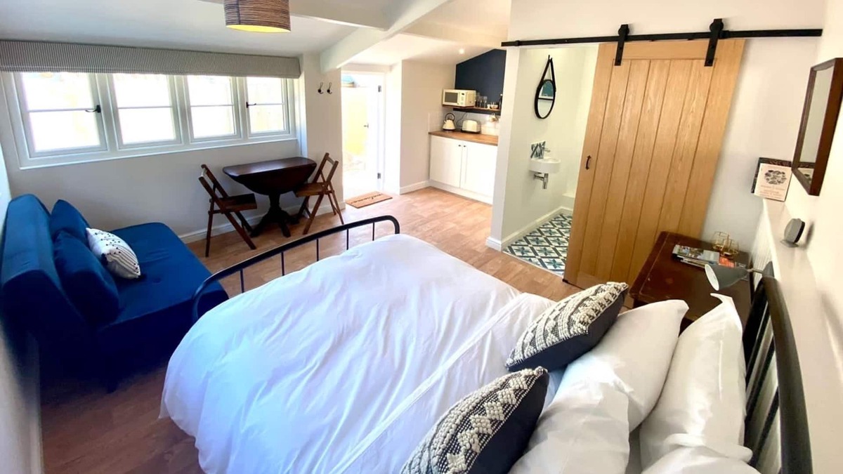 Alweston Apartment | Your perfect rural retreat in Dorset - The Snug at Caphays