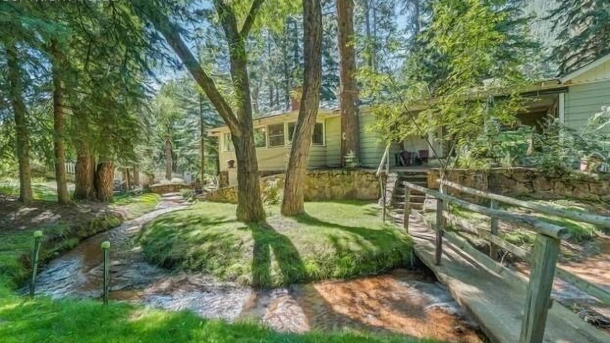 Green Mountain Falls House | Your private luxury resort in town on trails. 5 private bedrooms, 3 full baths