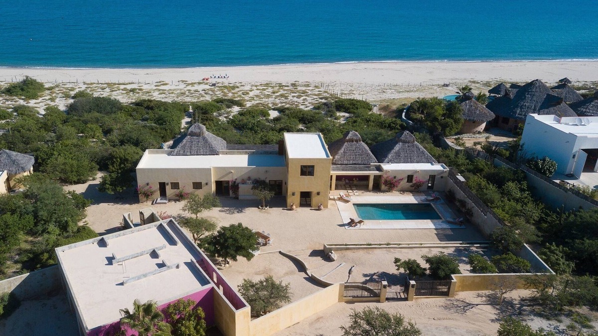 El Cardonal House | Your private beach resort!